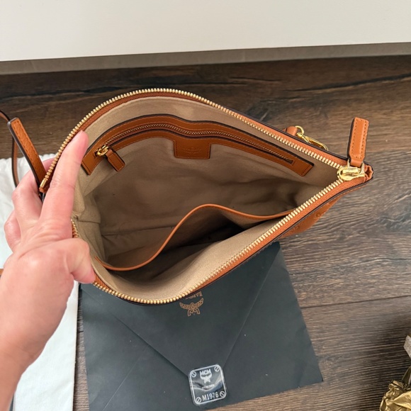 Used MCM Aren Crossbody Bag - Picture 5 of 9